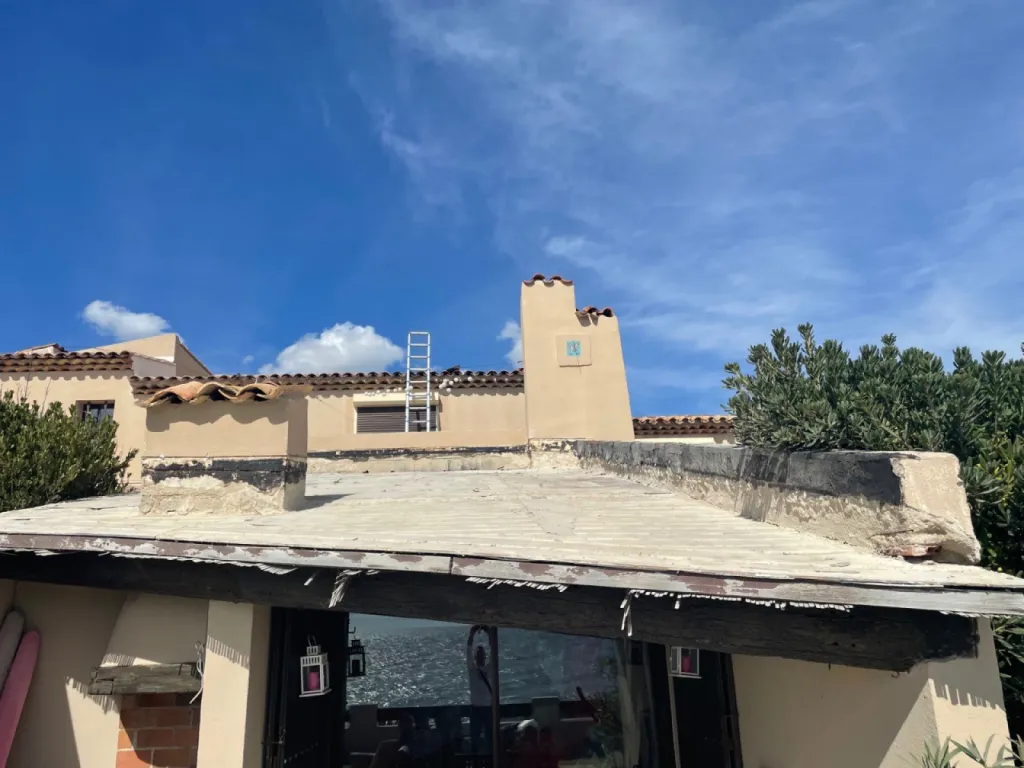 Changement d’une toiture de maison en P.S.T Canal sur Sausset les Pins près de Martigues