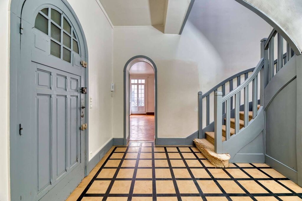 A vendre appartement en hyper centre ville proche de la mer