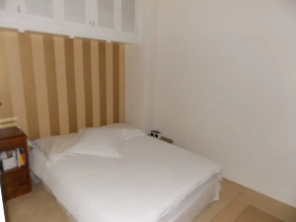 A VENDRE APPARTEMENT/CHAMBRE DE SERVICE ENTIÈREMENT RENOVE 3 CHAMBRES QUARTIER DE LA PLAINE MONCEAU PARIS 75017