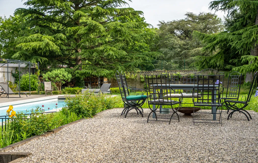 Aménagement paysager complet avec arrosage automatique intelligent et gazon de plaquage à Caluire-et-Cuire (69300)