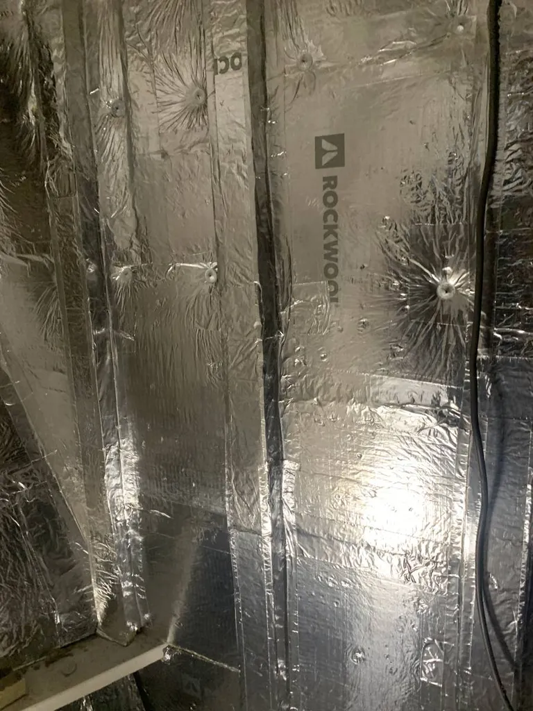 Pose d'une Cloison en Norme A60 pour une salle moteur Yacht à La Ciotat