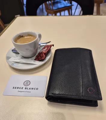 Portefeuille en cuir Serge Blanco disponible chez Evasion Eu