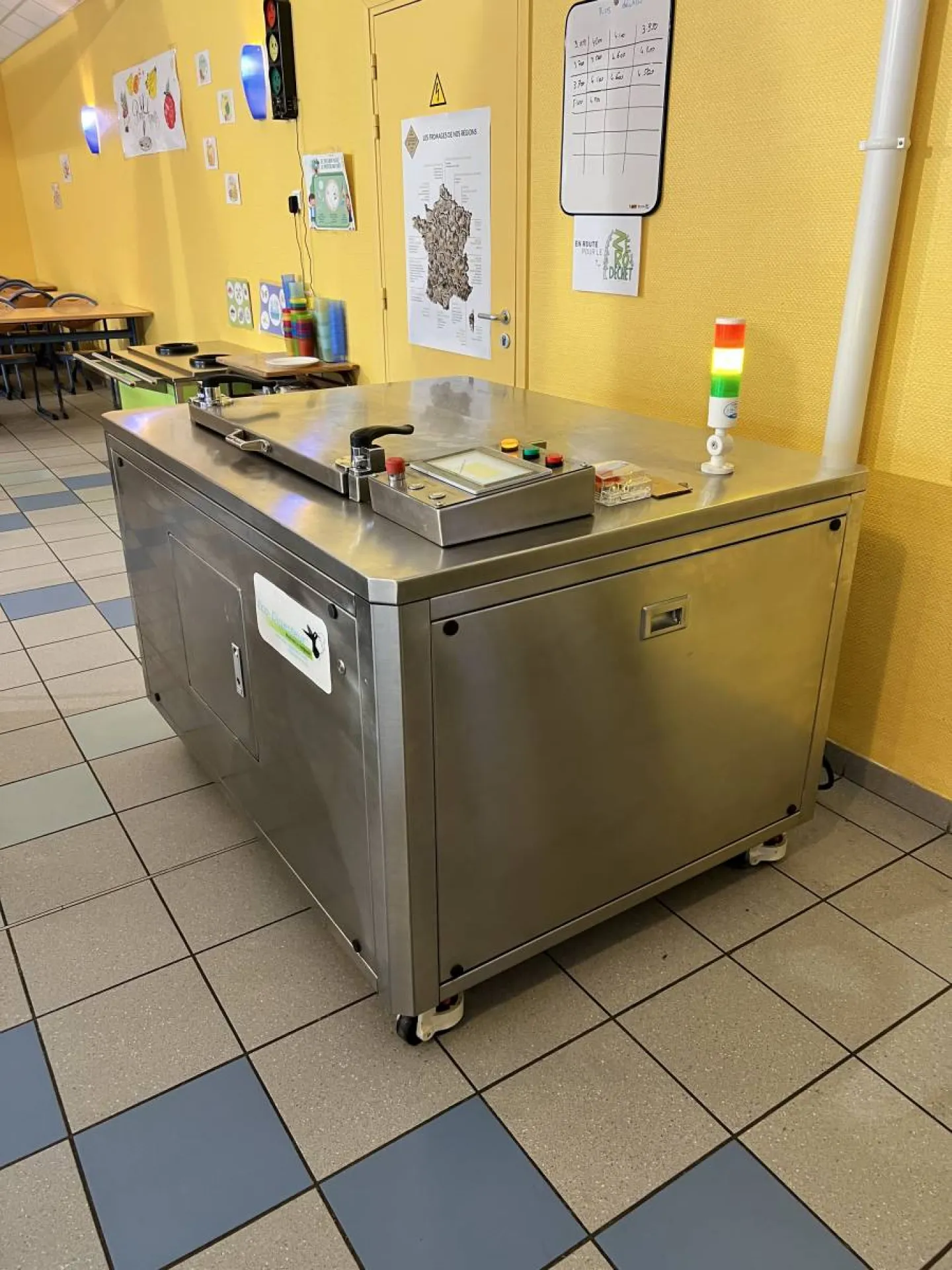 Installation du Digesteur Écologique à l'École de Meteren, au Nord de Lille