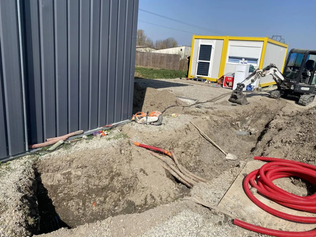 Terrassement pour travaux d'assainissement à Gersteim, près de Strasbourg 