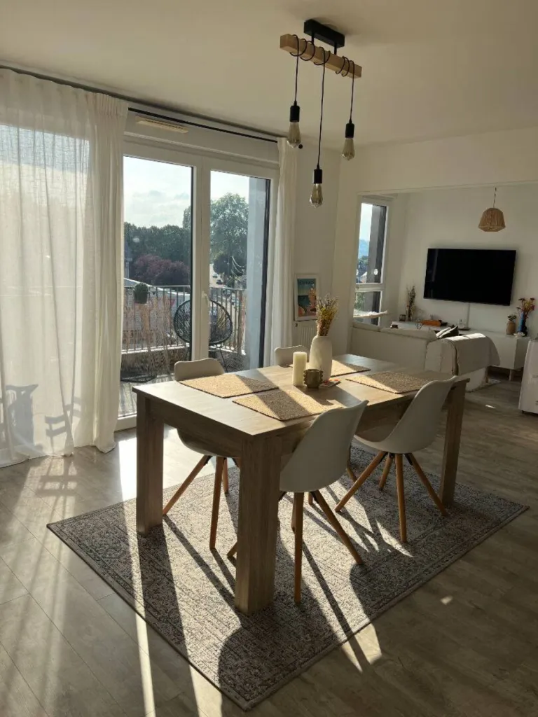 Appartement disposant de deux places de parking et d'un balcon