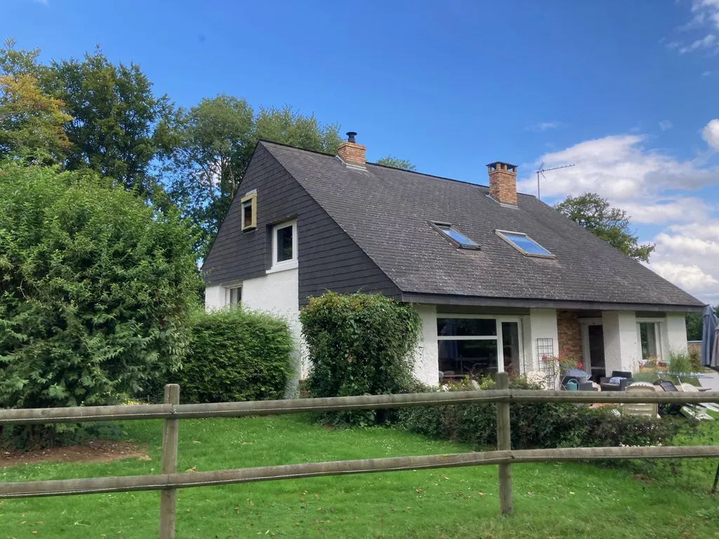 Maison d'architecte - 1 Hectare de terrain - Beaux volumes - 5 chambres - Rare à la vente !