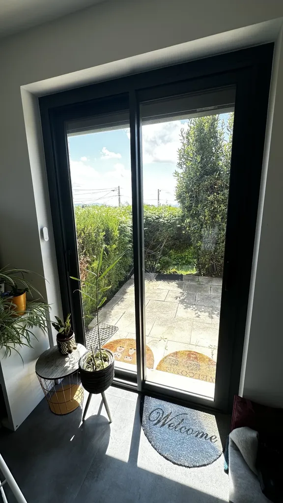 Pose en rénovation d'une fenêtres coulissantes en aluminium 