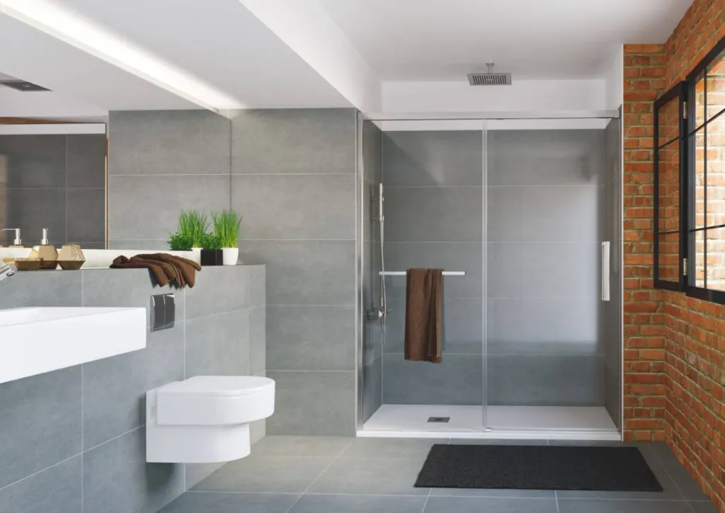 Remplacement baignoire par douche sécurisée senior