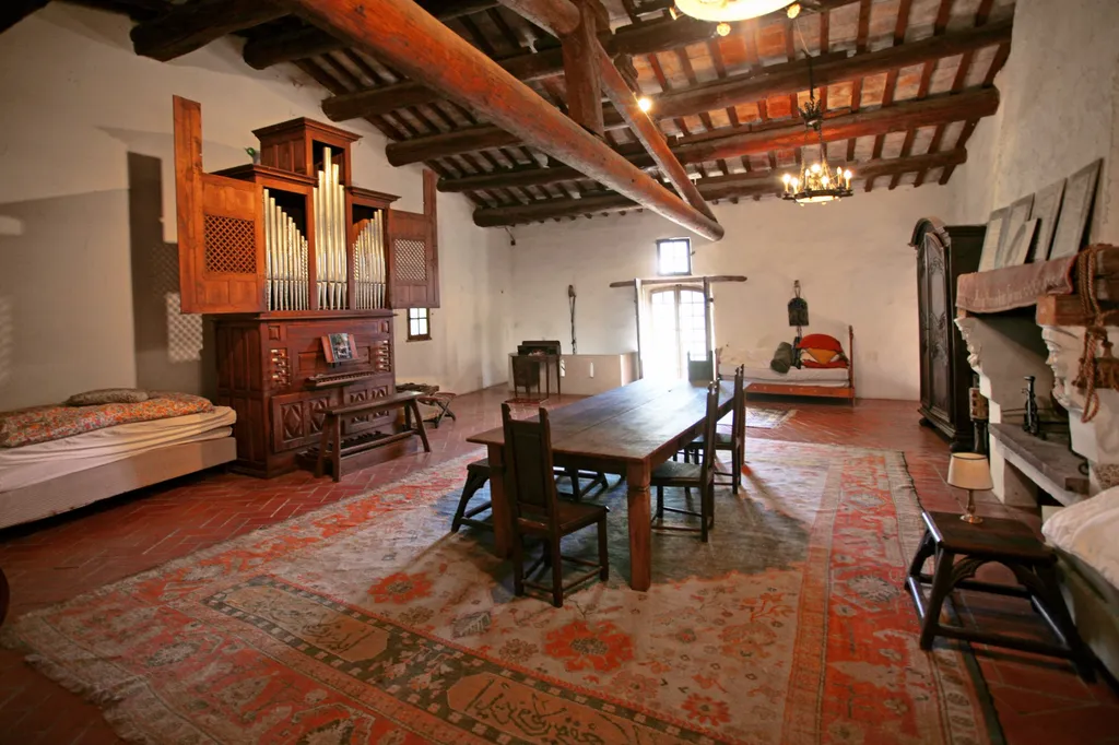 En vente, en Comtat Venaissin, demeure bourgeoise avec dépendances et piscine  