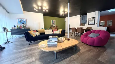 A vendre Immeuble belle époque du XVIIIème siècle, rénové entièrement d'environ 320m² en plein cœur du Tréport 76470. Composé d'un grand espace de vie en RDC et de 6 appartements