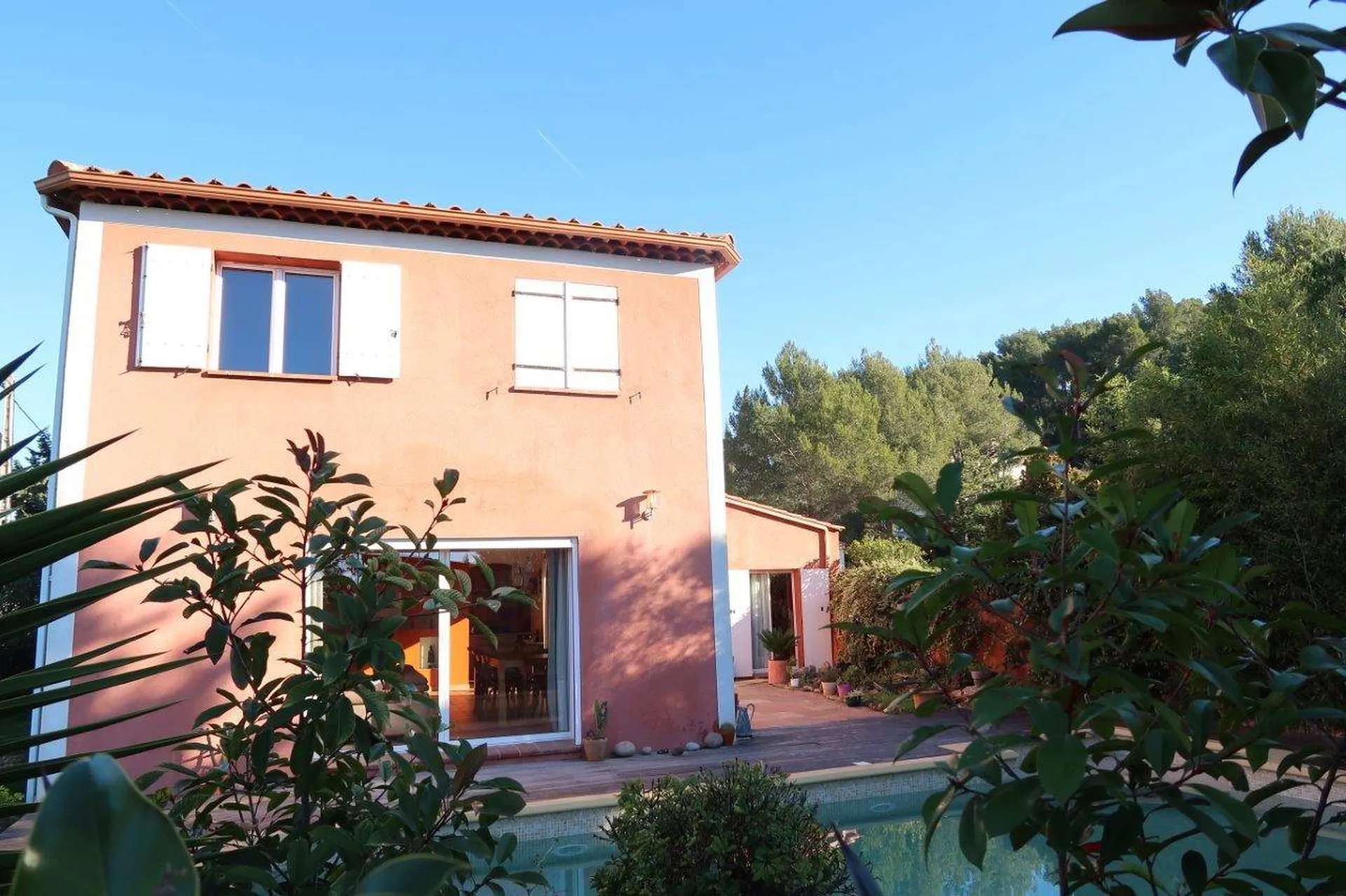 Vente maison 5 Cassis à 2 kilomètres du centre avec piscine et garage