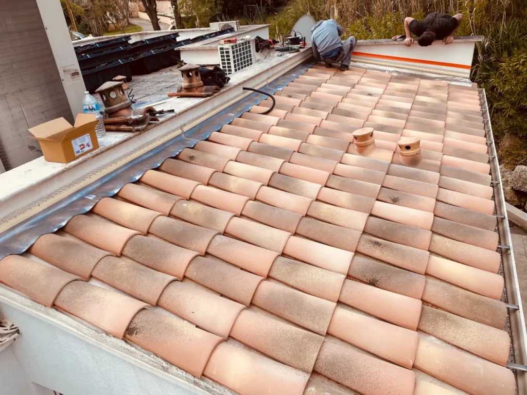 Pose tuiles canal Aurore sur martigues