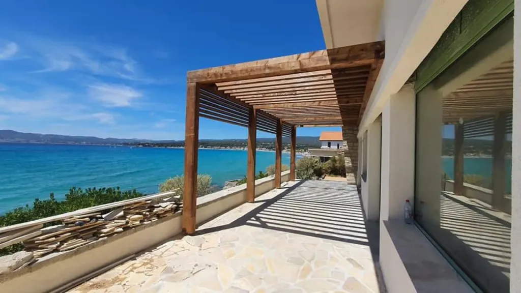 Fabrication de pergola, carport et aménagement bois à Tourves dans le Var 83
