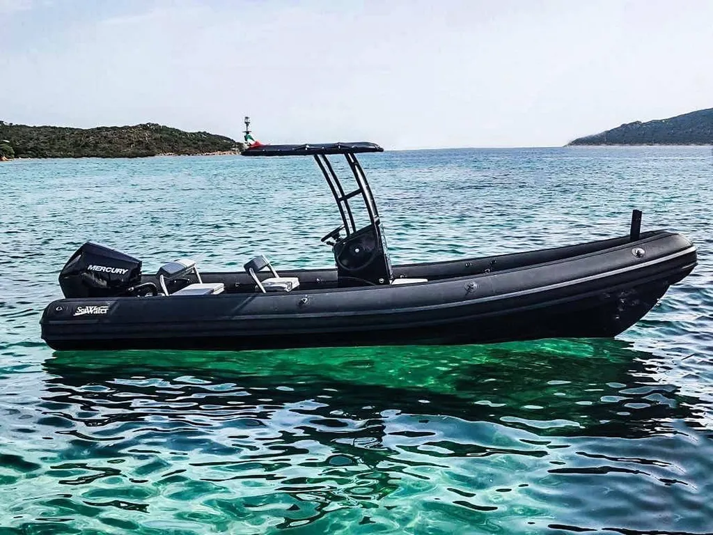 Phantom 230 disponible chez Meca Nautique Concessionnaire Sea Water en France