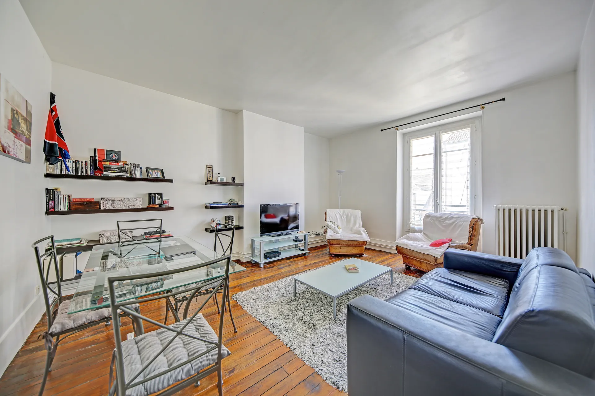 A vendre un bel appartement de 52,68 M² beaux volumes, dans un immeuble à Saint Germain en Laye, proche de la Place du Marché, 5 minutes du RER A.