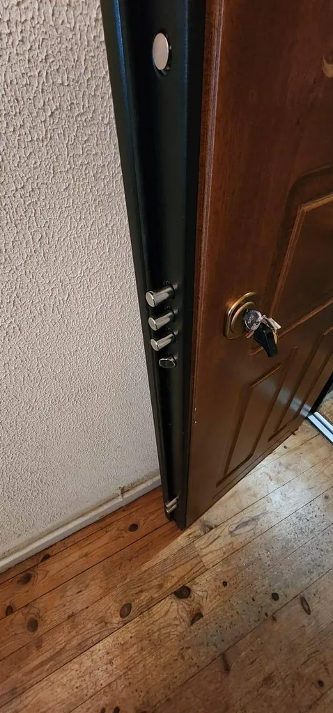 Remplacement de porte d'entrée à Lyon 4 