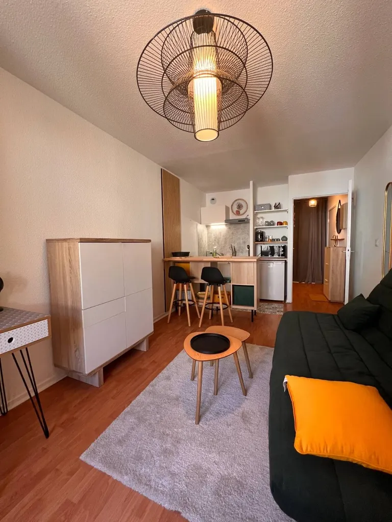 Joli studio avec balcon meublé TOULOUSE SAINT MICHEL 