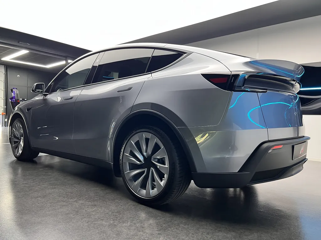 TESLA MODEL Y JUNIPER - PPF PARTIEL + TRAITEMENT CERAMIQUE - LILLE 59