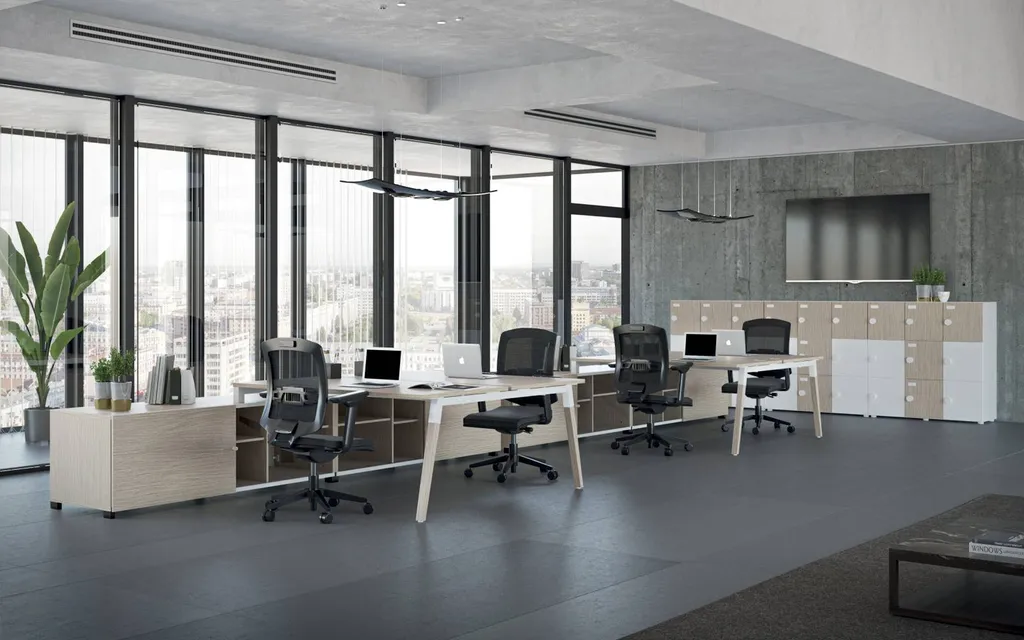 Bureaux opératifs Dialogue avec retours et meubles pour aménagement de coworking à Marseille