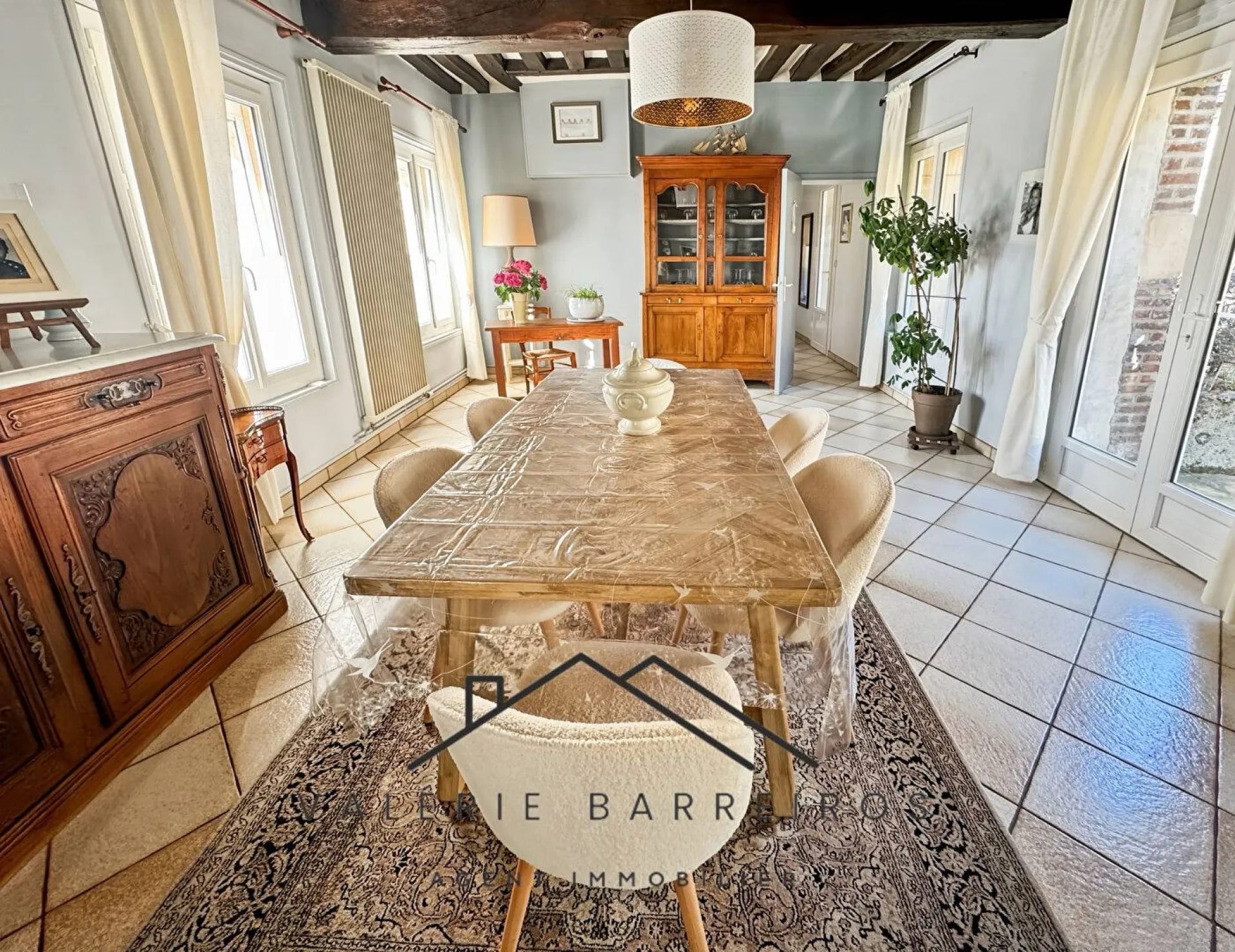 A SAISIR CHARMANTE MAISON DE 210 M² EDIFIÉE SUR UN TERRAIN DE 500 M² SUR LA COMMUNE DE SAINT AUBIN LES ELBEUF 76410