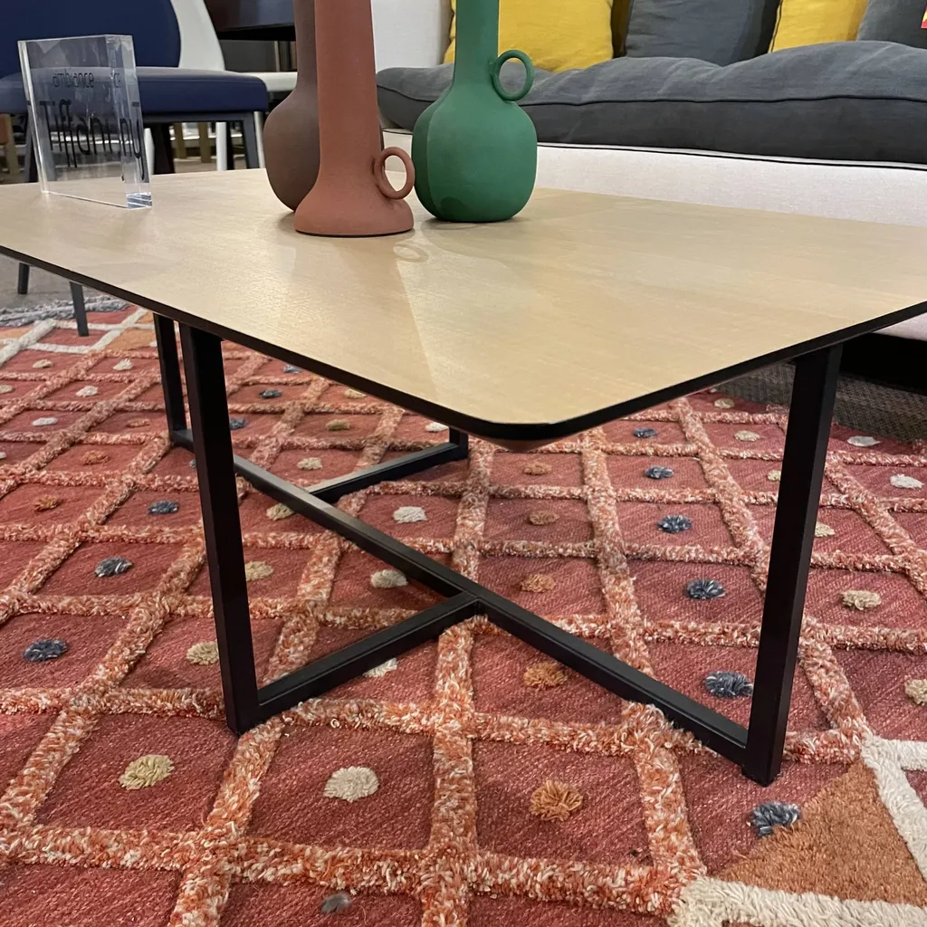 Table de salon avec plateau en chêne