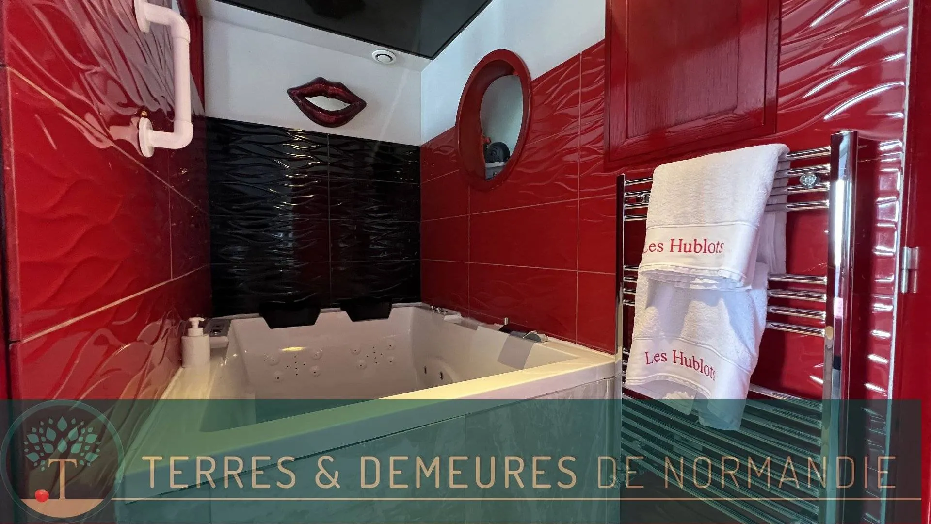 Maison d’architecte 131,5m² avec roof-top et vue panoramique mer, 4 gîtes, annexe à rénover, chalet et garages, idéale chambres d’hôtes au Tréport 76470.