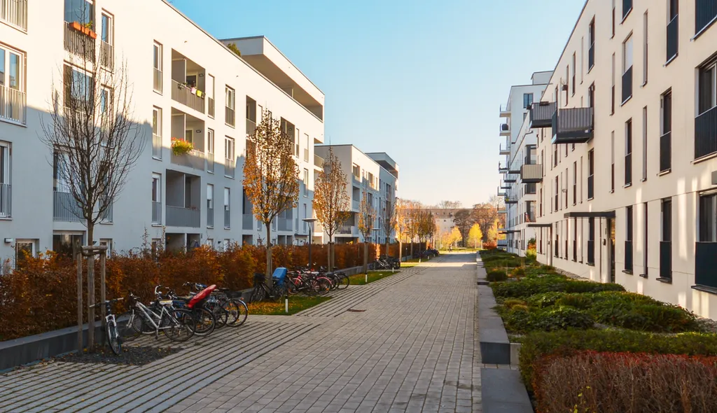 Réhabilitation de 40 logements – 23ᵉ RI à Bourg-en-Bresse (01) – Désamiantage, rénovation BBC et maîtrise d’œuvre complète en site occupé