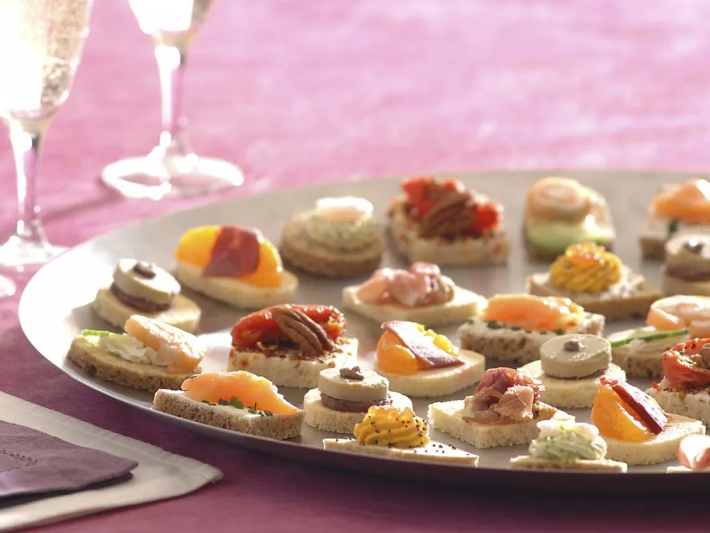 photographe pour traiteur assortiment de canapés salés