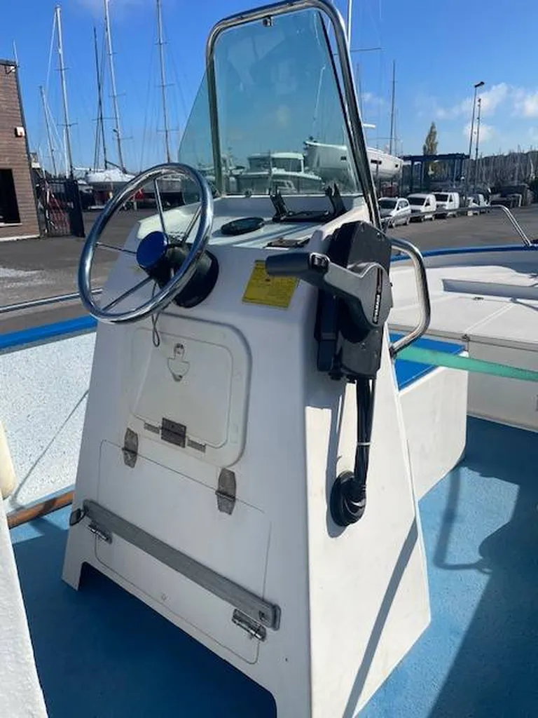 A vendre open 2000 avec moteur YAMAHA et remorque en Loire atlantique