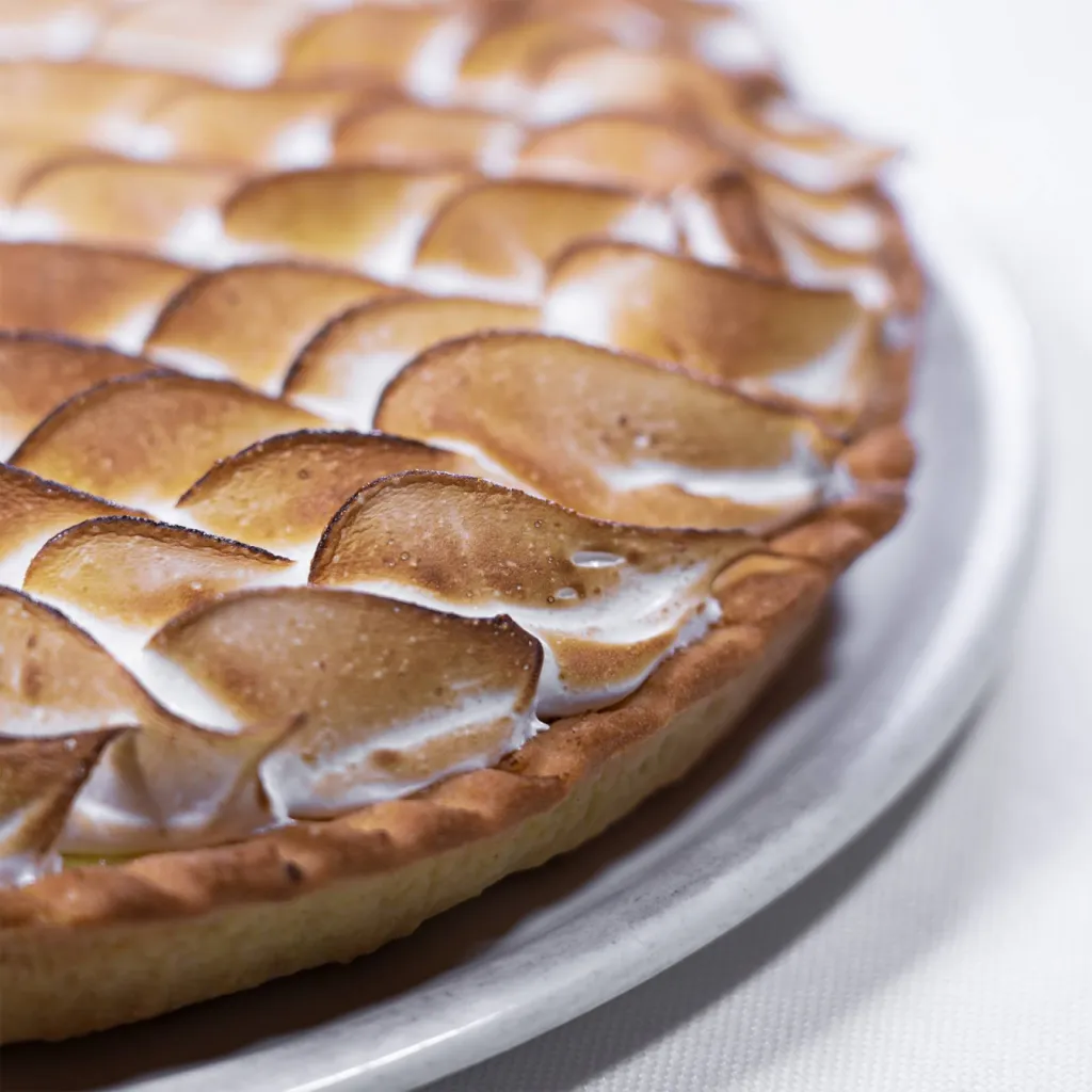 Dessert fait maison tarte aux citrons meringués