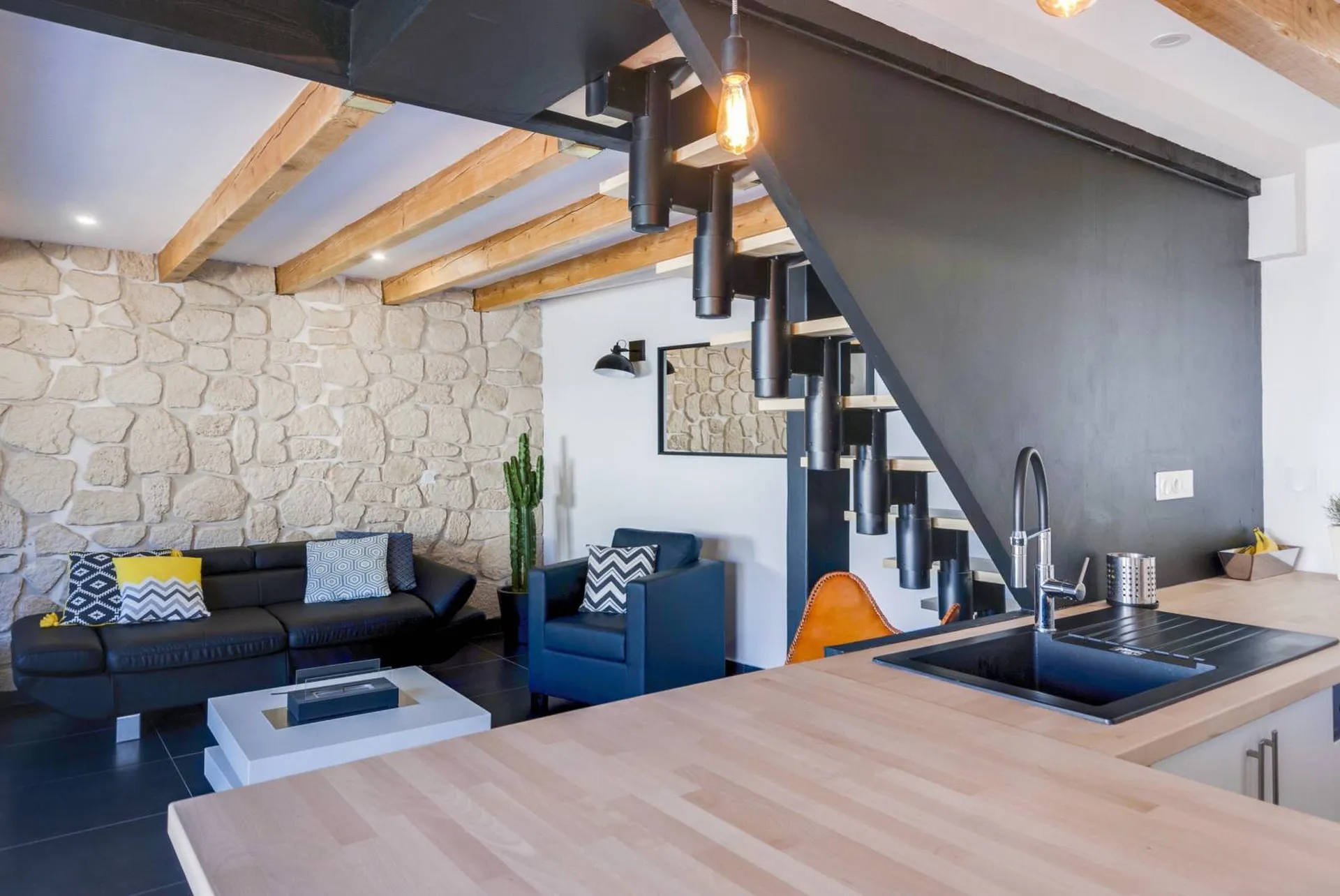 agence mrc rénovation maison architecte d intérieur style industriel salon cuisine marseille aix en provence 