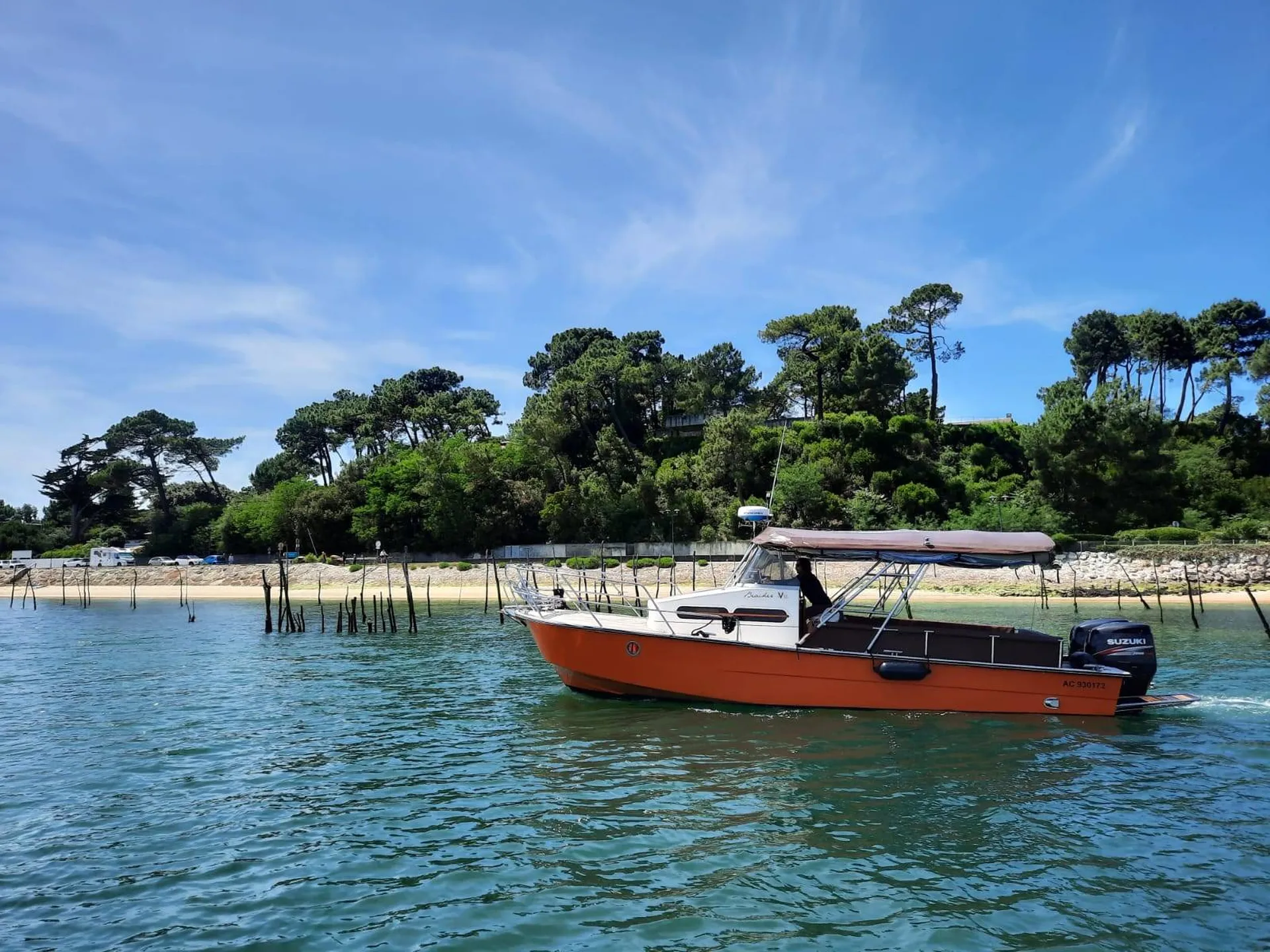 En vacances au Cap Ferret ? C'est l'occasion de faire une balade en bateau sur le Bassin d'Arcachon !