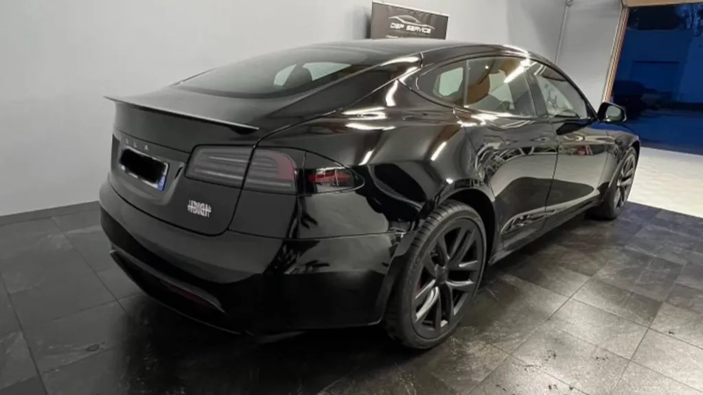 Pose d’un PPF Skyfol sur une Tesla Model S Plaid à Mulsanne 72