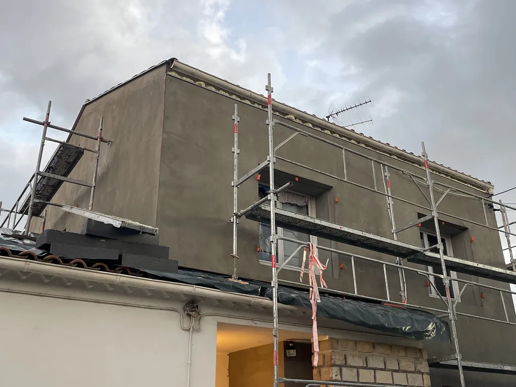 L’Excellence de l’Isolation Thermique par l’Extérieur à Six  fours les plages près de Toulon alliant économie d’énergie et esthétique