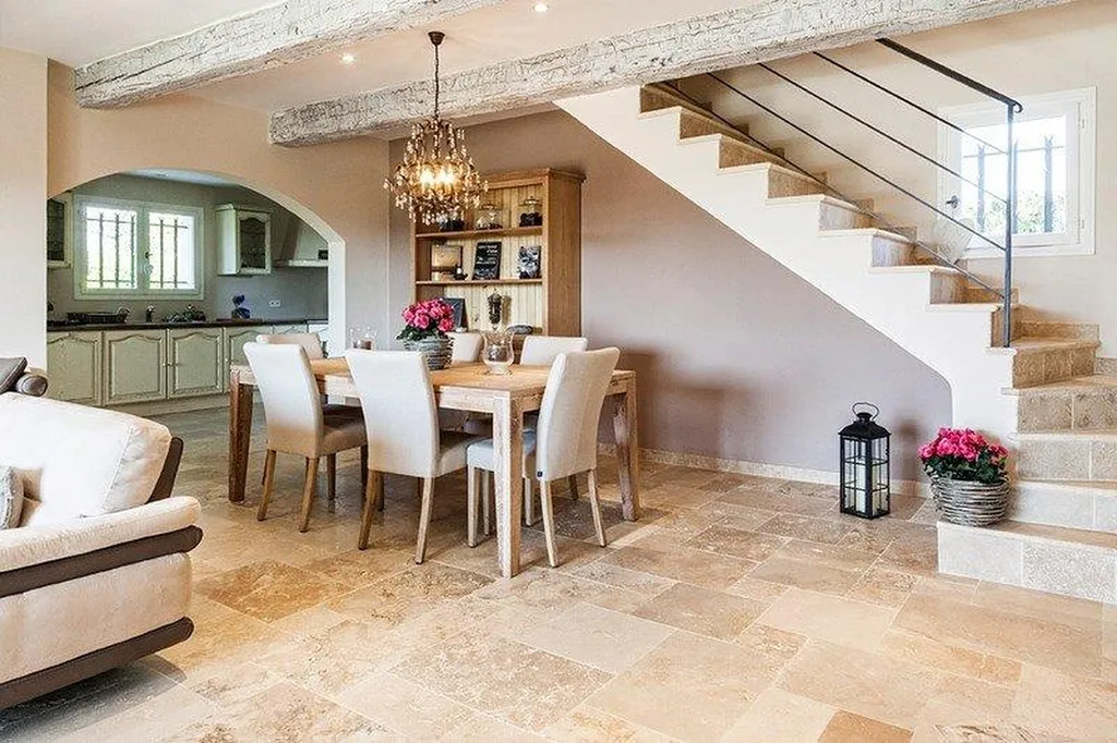 Maison provencale travertin rustic