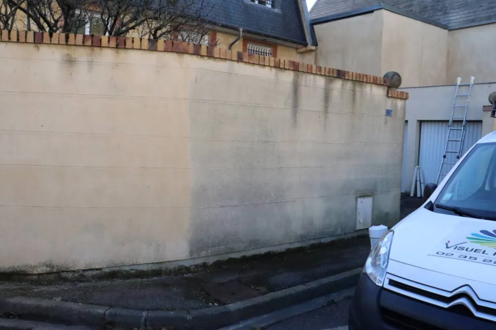 Nettoyage de la façade d’une maison dans le quartier de Sanvic au Havre 76