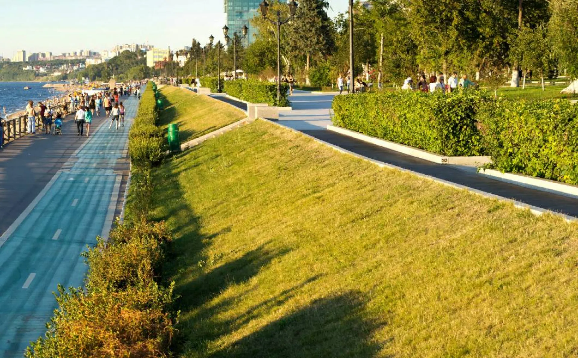 Débroussaillage de talus dans le Gard