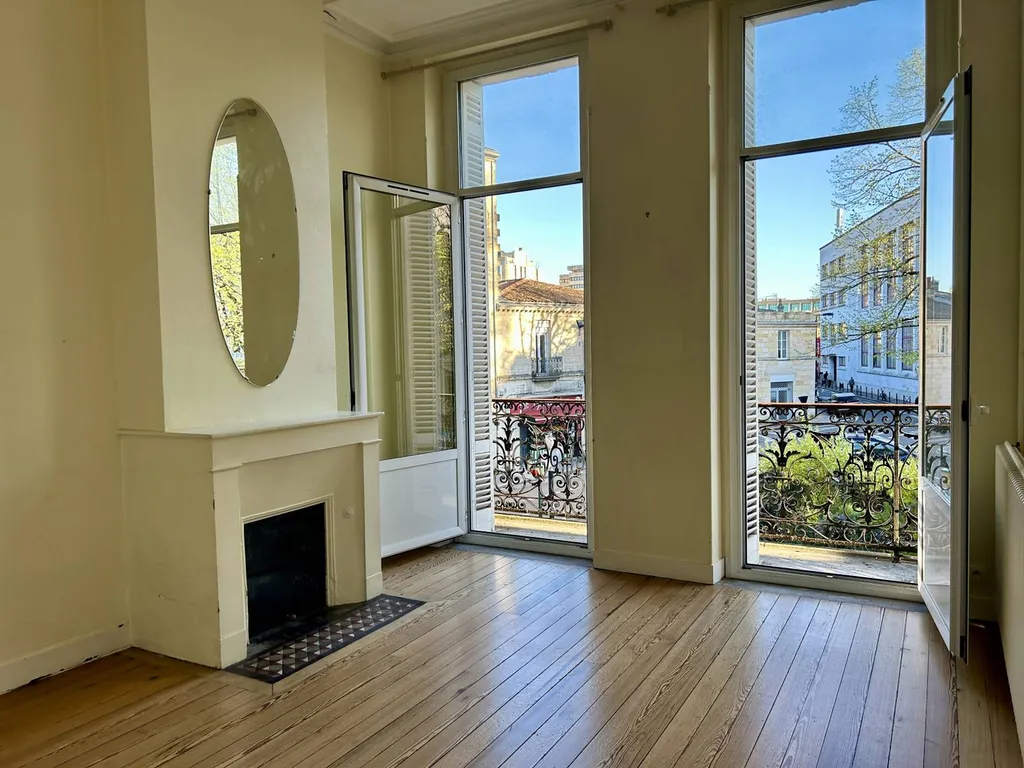 Acheter un  Bel Appartement ancien situé à Bordeaux quartier Piscine Judaïque de 4 pièces de 88m2 avec balcon