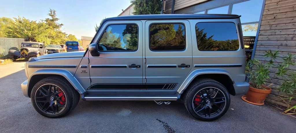 Vitres teintées sur véhicules de prestige 06/83