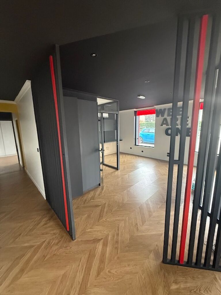 Local emplacement n°1 en location à Poissy, visibilité exceptionnelle adresse stratègique