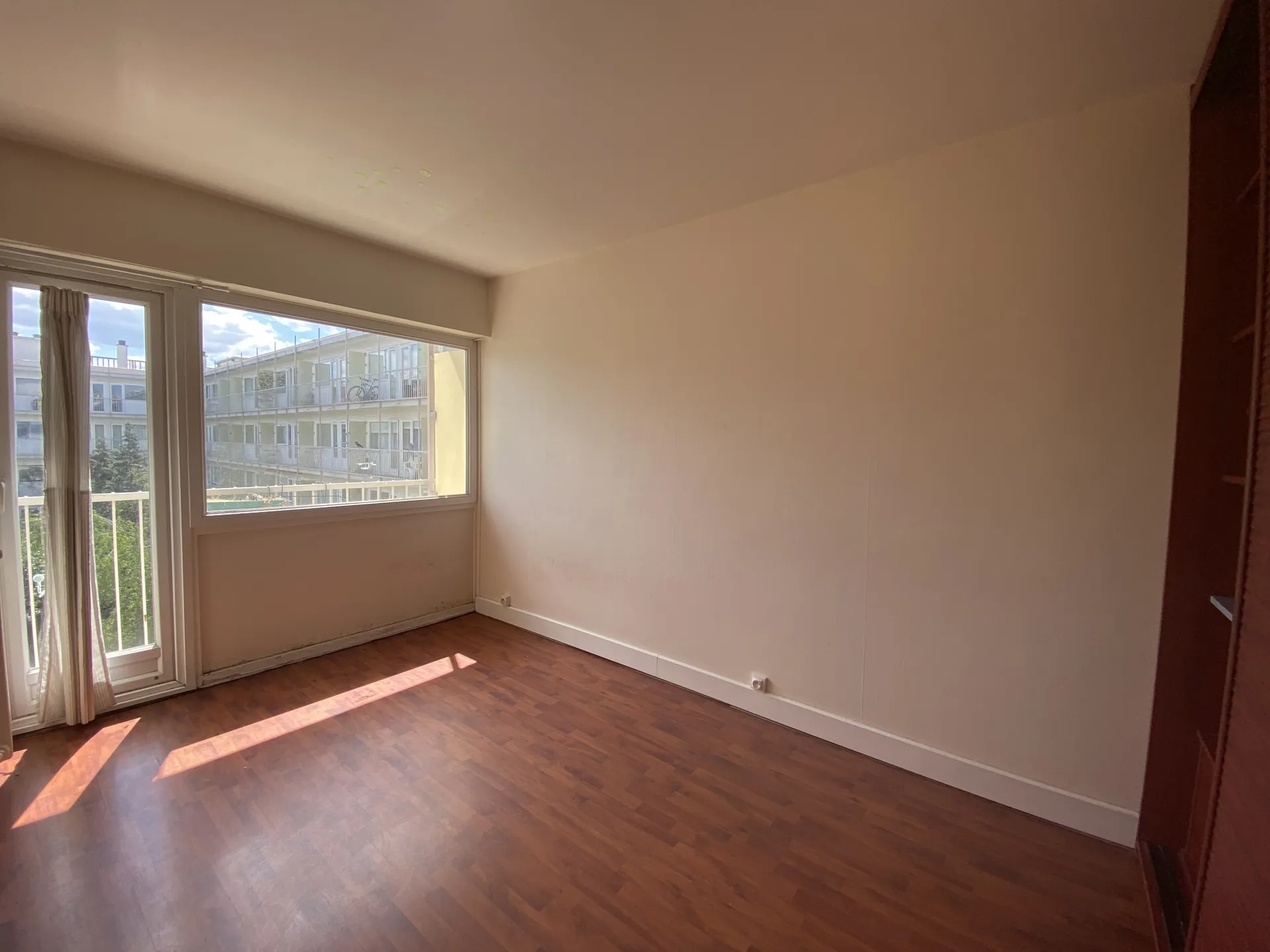 Le Pecq Centre - Appartement 3 pièces traversant en étage élevé avec ascenseur et vue dégagée sur la verdure