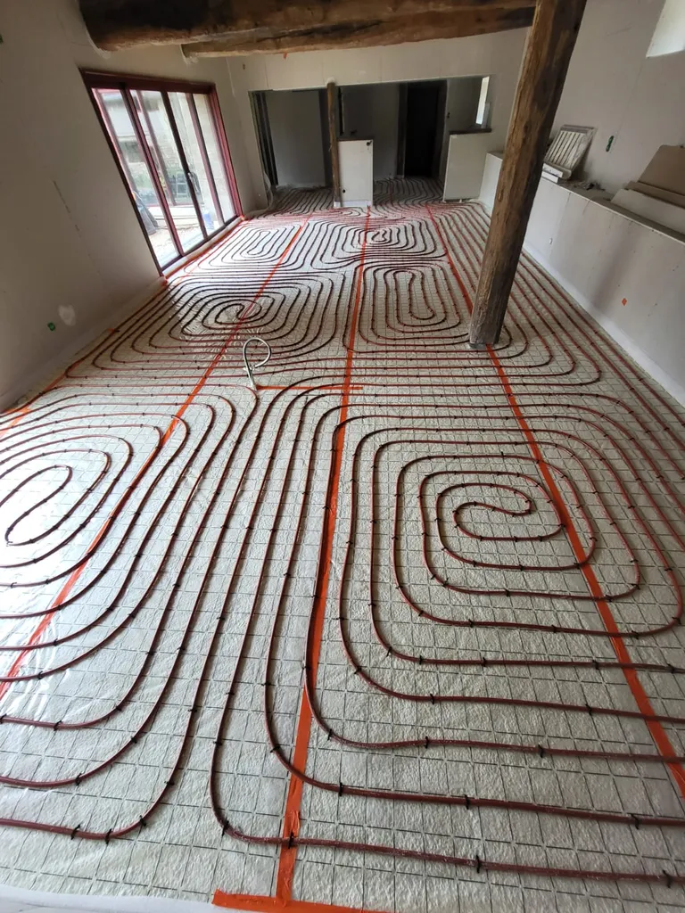 Isolation d'un plancher bas associé à un plancher chauffant