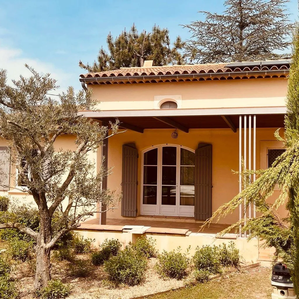artisan ferronnier pour fabrication pergola sur mesure nimes