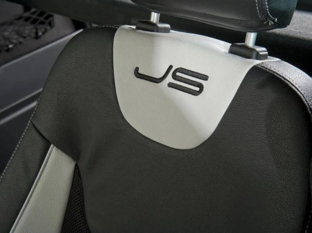 Voiture sans permis Ligier JS 50 avec son moteur revolution a decouvrir au garage VSP LIGO a la garde dans le Var 83