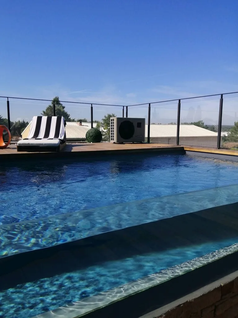 Films anti vis à vis sur piscine à Toulon 83