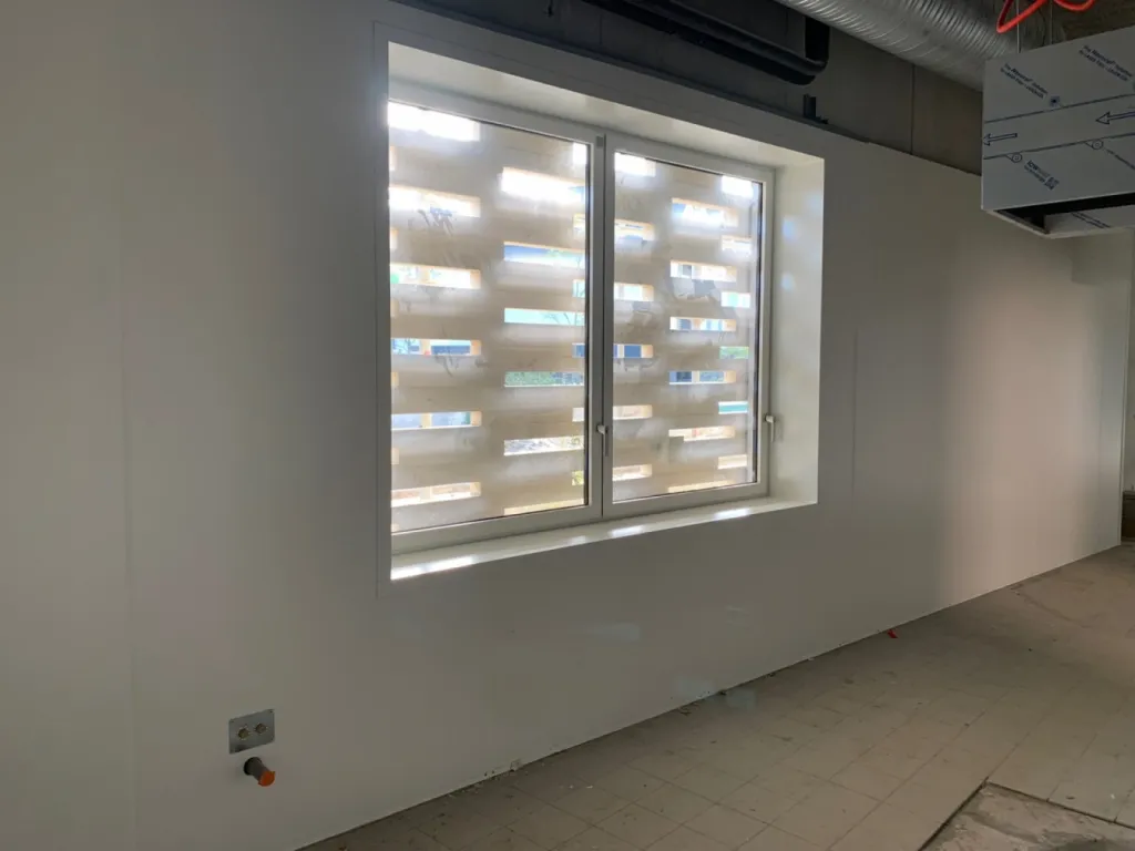 Panneaux isothermes pour une cuisine sur l'école de Merignac réalisée par la société AP3M 