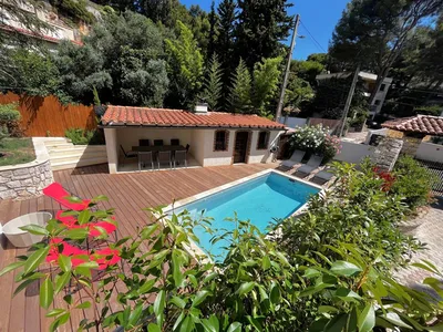 Vente maison Cassis  entièrement rénovée avec piscine, garage et vue mer