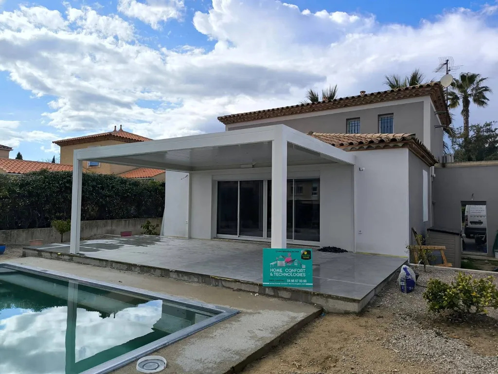 Installation d'une pergola bioclimatique sur mesure près de Montpellier sur la commune de Lattes