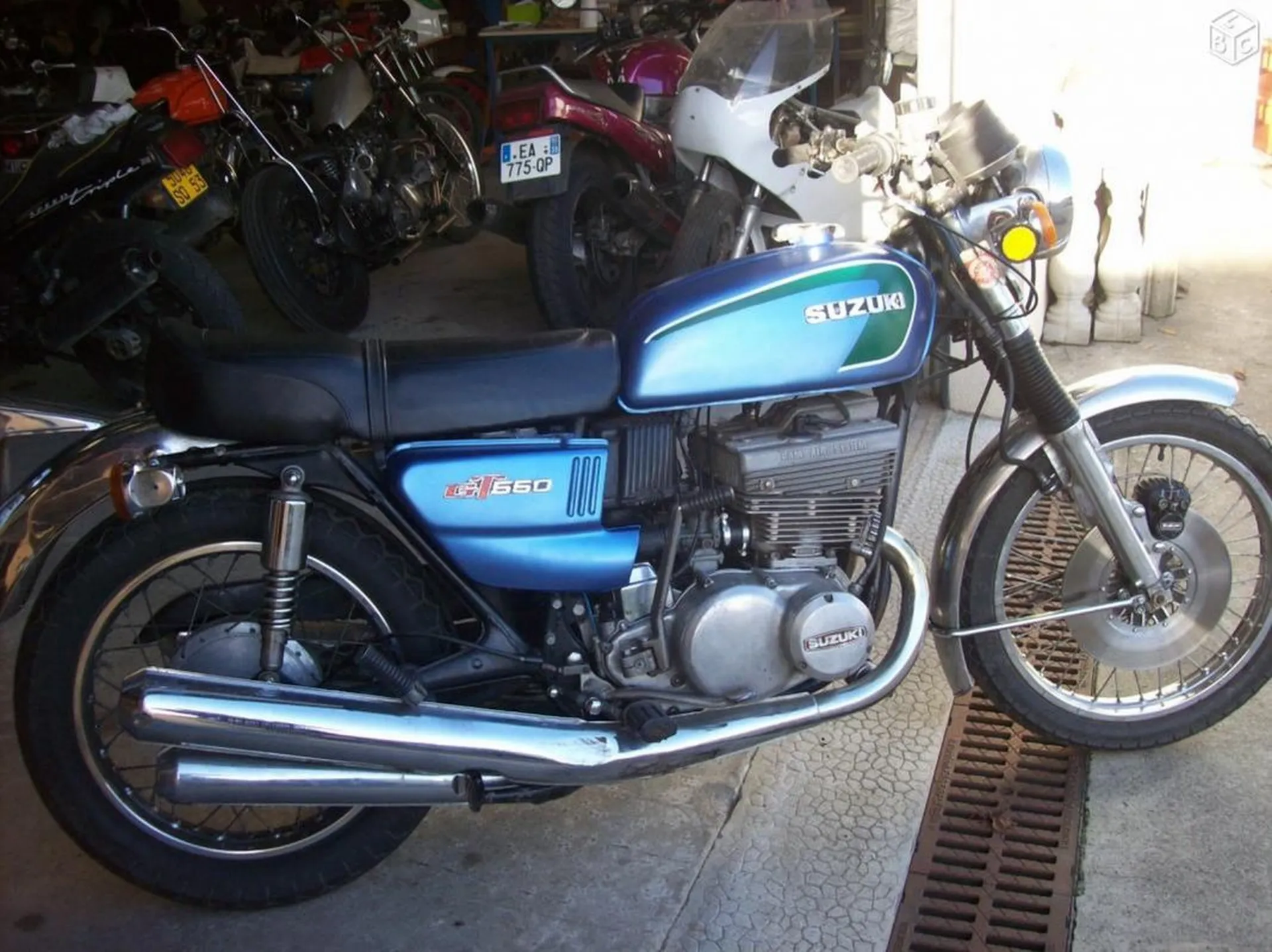SUZUKI GT550 1971 VINTAGE