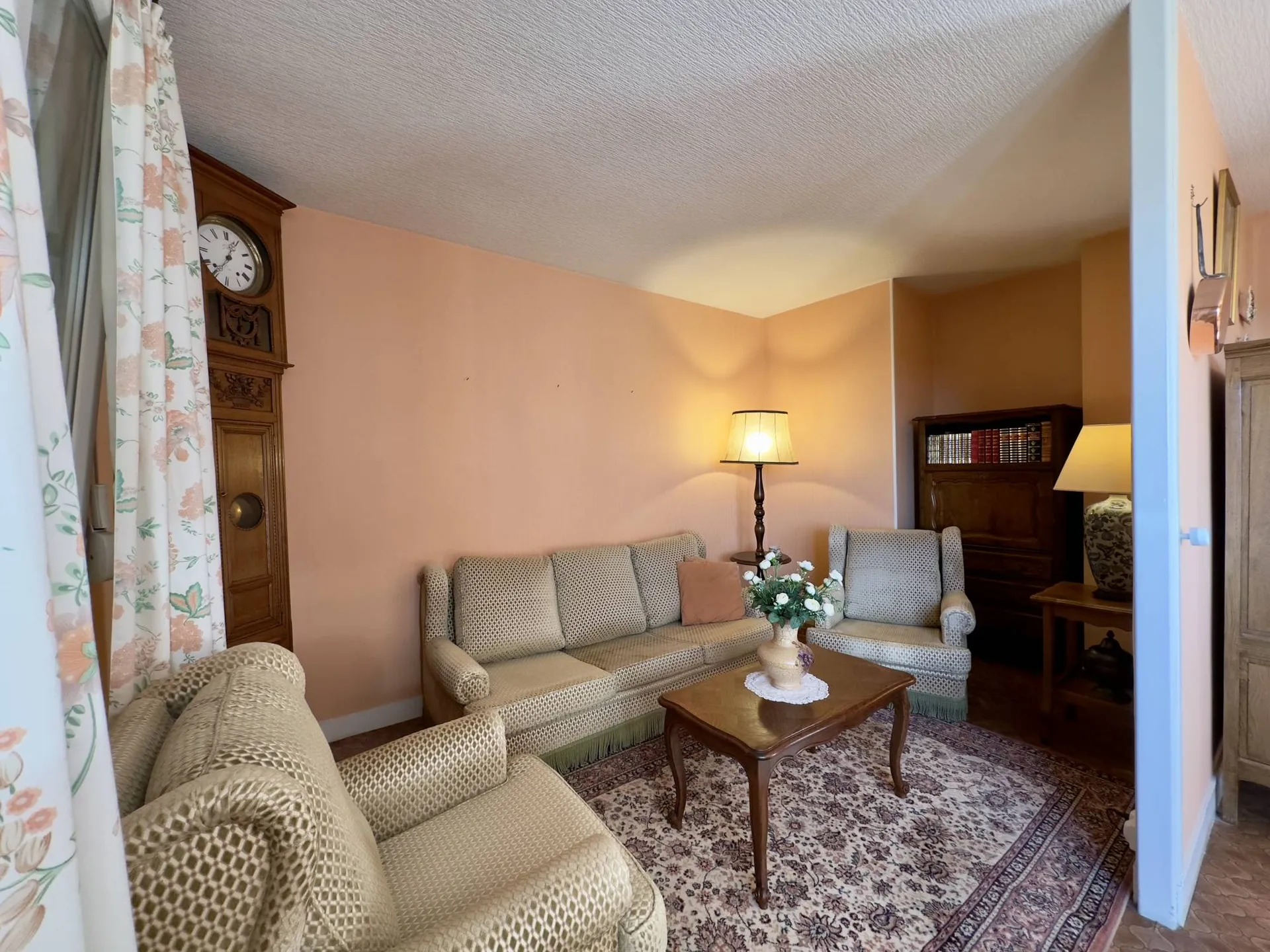 A vendre avec garage et cave appartement a Neuville les Dieppe.